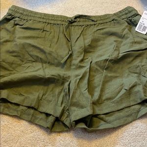 NWT Army Green Forever 21 Shorts Size 2X